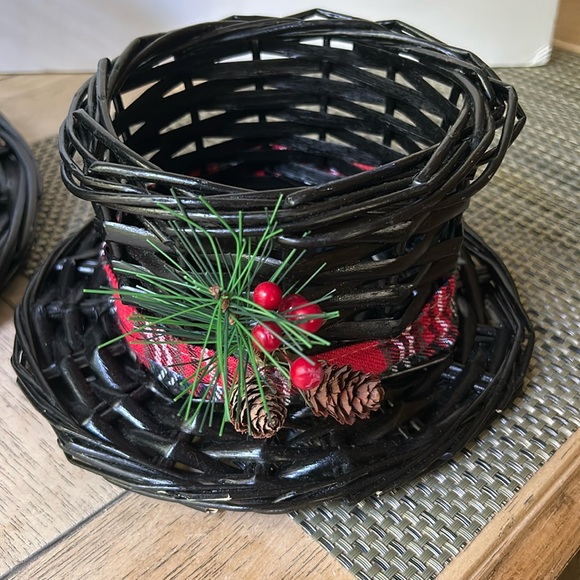 Like NEW! Wood Basket Weave Black Snowmen Planeters - Picture 2 of 7